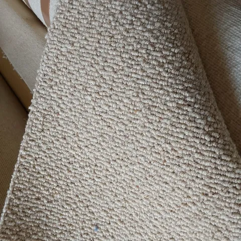 ROLL OF QUALITY LAKELAND HRD RYDALE CARPET APPROXIMATELY 5M × 2.47M