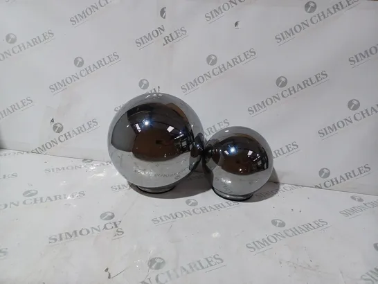 BOXED KELLY HOPPEN SET OF 2 INDOOR OUTDOOR PRELIT GLASS DECOR, REFLECTIVE ORBS - COLLECTION ONLY