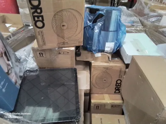 PALLET CONTAINING VARIOUS ASSORTED ITEMS TO INCLUDE: FANS, HEATED BLANKET, AIR FRYERS ETC.