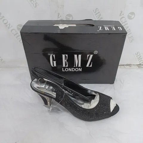LARGE BOX OF APPROXIMATELY 10 BOXED GEMZ LONDON OPEN TOE STRAPPED HEEL IN BLACK JEWELLLED IN VARIOUS SIZES 