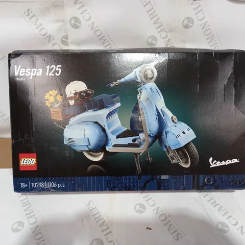 LEGO VESPA 125 SCOOTER MODEL (SET 10298)