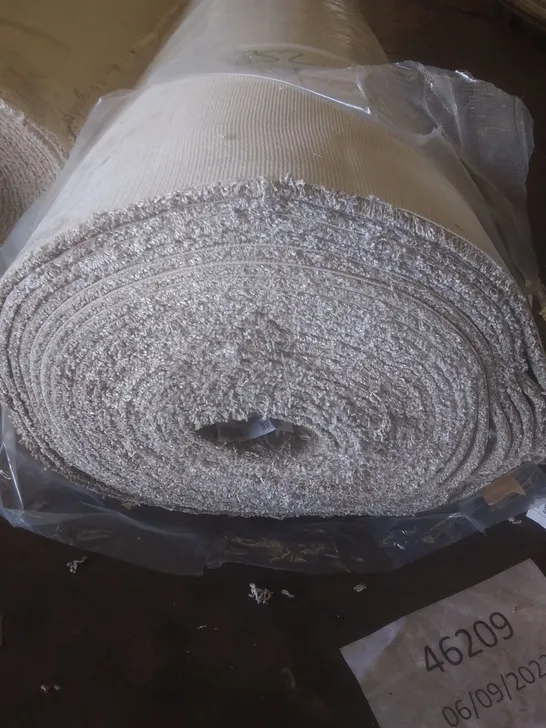 ROLL OF QUALITY DARWIN 165 OYSTER CARPET APPROXIMATELY 4X23M