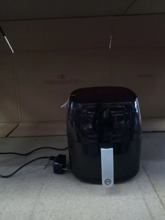 BOXED MASTERCHEF 4.5L DIGITAL AIR FRYER 