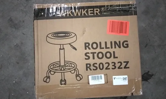 BOXED WKWKER ROLLING STOOL