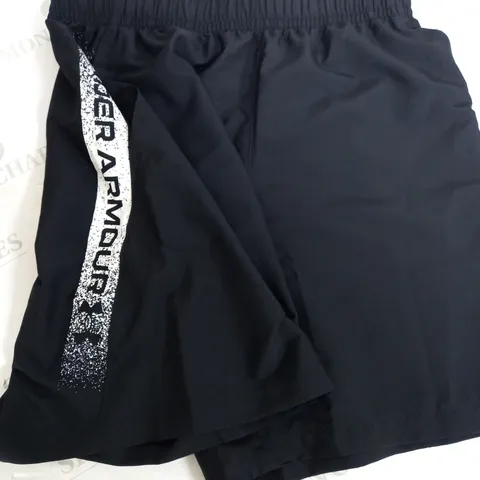 UNDER ARMOUR LOOSE FITTING SHORTS - MEDIUM