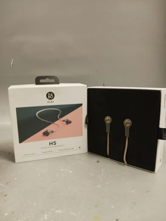 BOXED B&O PLAY H5 WIRELESS EARPHONES 