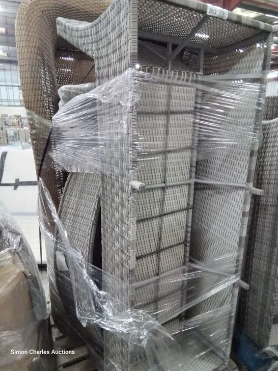 PALLET OF GREY RATTAN GARDEN FURNITURE PARTS & WILLOW RATTAN SOFA