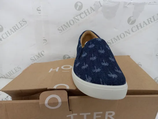 BOXED PAIR OF HOTTER TARA DENIM PALMS SLIP ON SHOES - UK 4.5