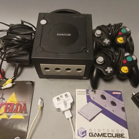 UNBOXED NINTENDO GAMECUBE WITH 2 CONTROLLERS, SEALED MEMORY CARD AND ZELDA COLLECTORS GAME 