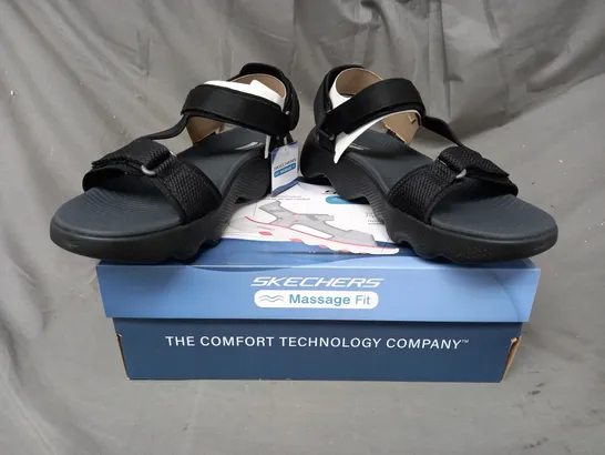 BOXED PAIR OF SKECHERS GO WALK MASSGE FIT SANDALS IN BLACK UK SIZE 12