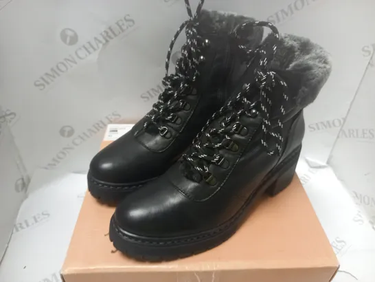 CHALOTT BLACK LEATHER ANKLE BOOTS - SIZE 8