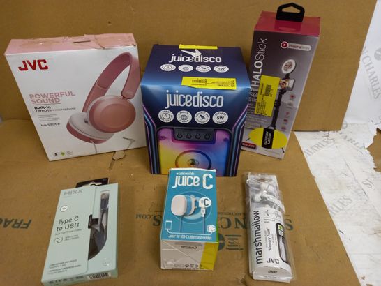LOT OF APPROXIMATELY 15 ELECTRICAL ITEMS TO INCLUDE JUICE PORTABLE SPEAKER, CHARGING CABLES, HEADPHONES ETC