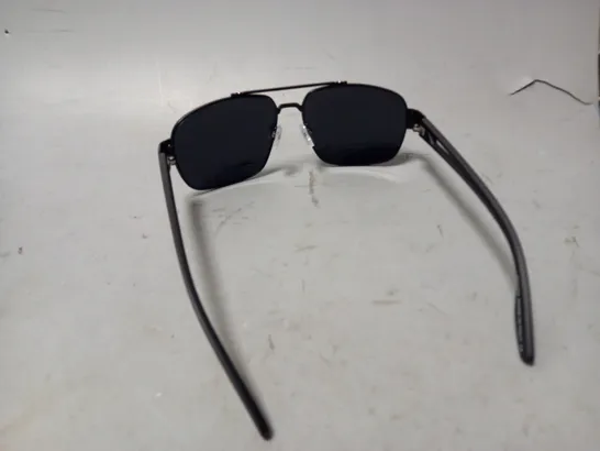 BOXED PRADA SUNGLASSES IN BLACK (60113)