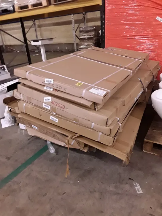 PALLET OF ASSORTED SHOWER PANELS 