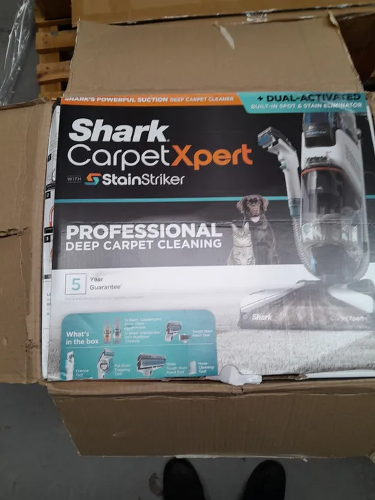 BOXED SHARK CARPET XPERT DEEP CARPET CLEANER & BUILT IN STAIN STRIKER EX200UK - COLLECTION ONLY