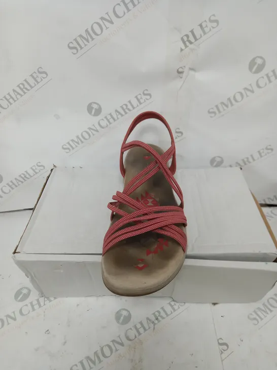 BOXED PAIR OF SKECHERS REGGAE SANDALS - SIZE NOT SPECIFIED