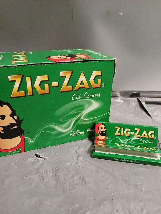 APPROXIMATELY 800 ZIG-ZAG ROLLING PAPER BOOKLETS