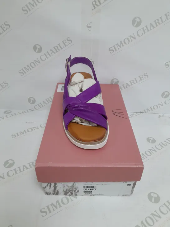 BOXED MODA IN PELLE OLANNA SANDAL SIZE 5