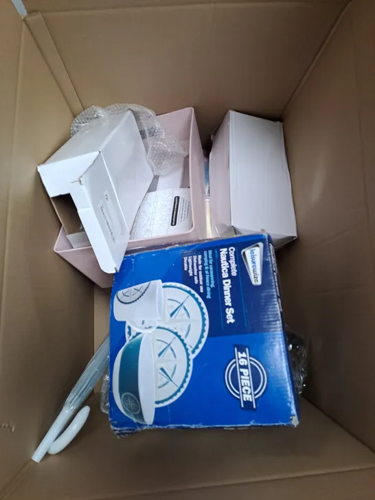 LARGE BOX OF ASSORTED HOUSEHOLD ITEMS TO INCLUDE UMBRELLAS, ROSE AND SHRUB FOOD AND TRAVEL CUPS