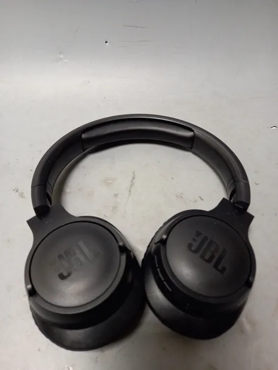 BOXED JBL TUNE 720 HEADPHONES