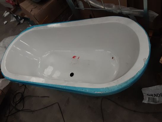 WHITE RECTANGULAR BATH WITH DRAINAGE 