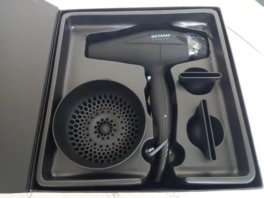 BOXED REVAMP PROGLOSS 5500 AC PROFESSIONAL 2400W DRYER DR-5500-GB