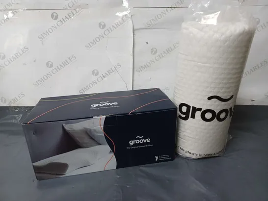 BOXED THE ORIGINAL GROOVE PILLOW IN WHITE