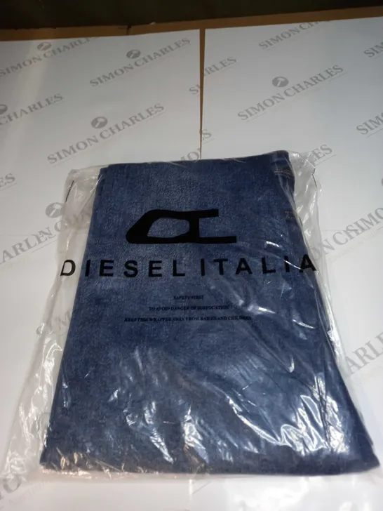 BAGGED DIESEL DENIM JEANS SIZE UNSPECIFIED