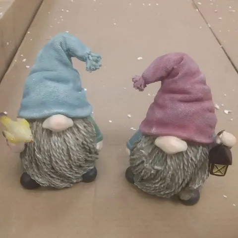 BOXED PAIR OF LED GNOMES FIGURES