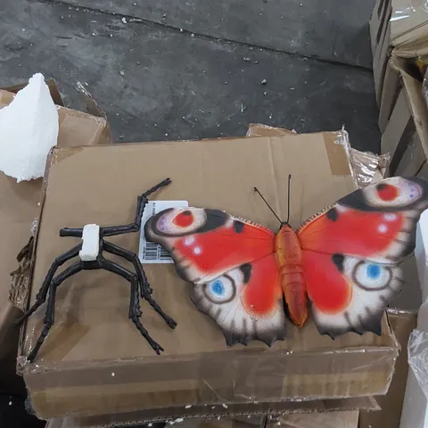 BOXED BUTTERFLY WALL DECORATION