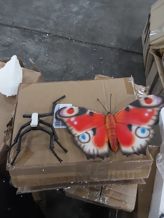 BOXED BUTTERFLY WALL DECORATION