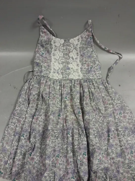 DOLLY WEARS CHILDRENS FLORAL PRINT SLEEVELESS DRESS - 5-6YRS 