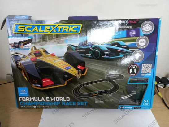 SCALEXTRIC FORMULA E WORLD CHAMPIONSHIP RACE SET