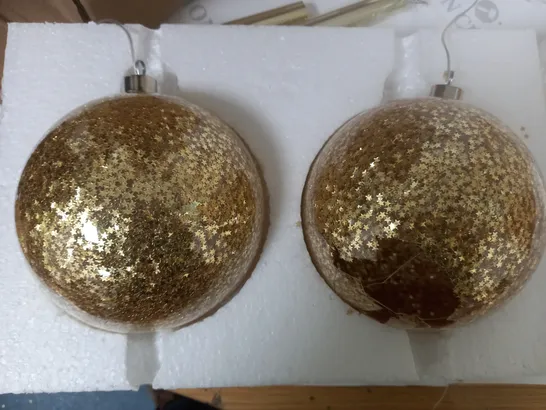 BOXED GOLDEN HANGING BALLS 