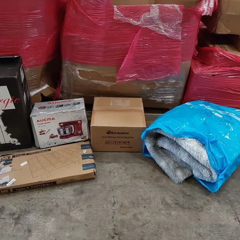 PALLET OF ASSORTED ITEMS INCLUDING: ACUMA STAND MIXER, ELECTRIC PATIO HEATER, TABLE FOOTBALL SET, LAMP STAND, LARGE RUG