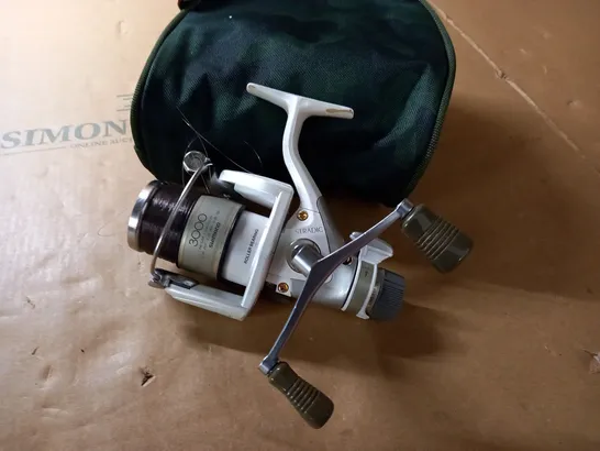 SHIMANO STRADIC 3000 FISHING REEL