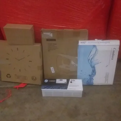 PALLET OF ASSORTED ITEMS INCLUDING WALL CLOCK, DAY MOON LIGHT, TOILET SEAT, HP PRINT CARTRIDGE