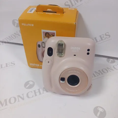 BOXED FUJI FILM NSTAX MINI 11 INSTANT CAMERA