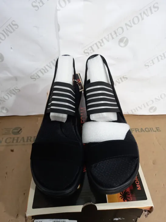 SKECHERS RUMBLERS SHOES SIZE 5