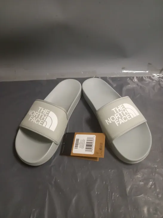 THE NORTH FACE MENS SLIDERS GREY