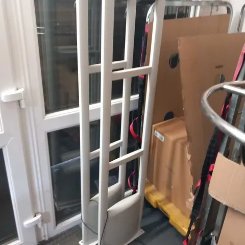 ANTI THEFT ARCHES AND CLOTHES RAIL