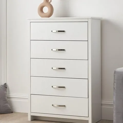 BOXED GRADE 1 ELY 5 DRAWER CHEST OF DRAWERS IN WHITE - 1 OF 1