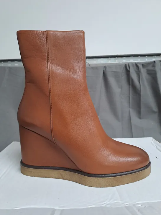 BOXED MODA IN PELLE AMBALINE TAN LEATHER BOOTS - SIZE 6