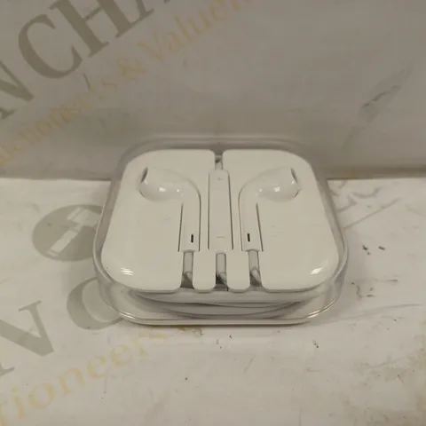 APPLE EARPODS WITH 3.5MM HEADPHONE PLUG