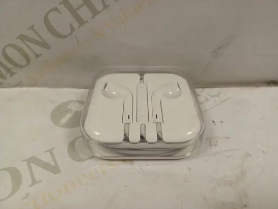 APPLE EARPODS WITH 3.5MM HEADPHONE PLUG