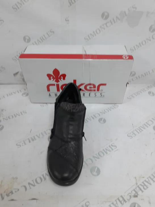 BOXED PAIR RIEKER LEATHER DOUBLE ZIP WATER RESISTANT BOOTS IN BLACK SIZE 6.5 