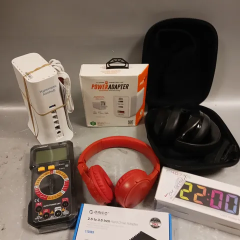 APPROXIMATELY 10 ASSORTED ELECTRICAL PRODUCTS TO INCLUDE WIRELESS HEADPHONES, MULTIMETER, LED DIGITAL CLOCK ETC 