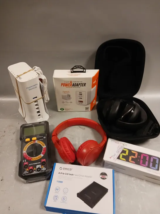 APPROXIMATELY 10 ASSORTED ELECTRICAL PRODUCTS TO INCLUDE WIRELESS HEADPHONES, MULTIMETER, LED DIGITAL CLOCK ETC 