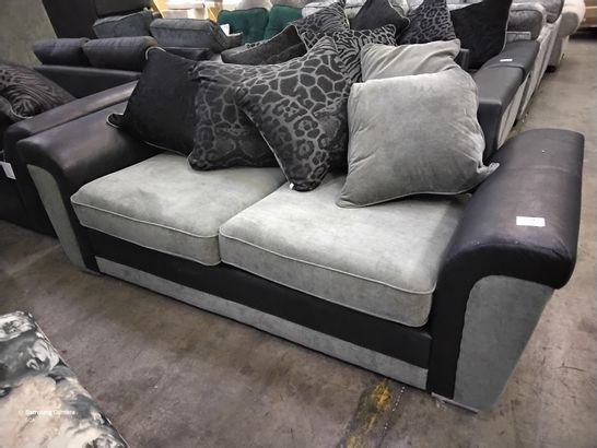 DESIGNER MANHATTAN BLACK FAUX  LEATHER & GREY FABRIC SEATER SOFAS WITH REVERSIBLE SCATTER CUSHIONS 