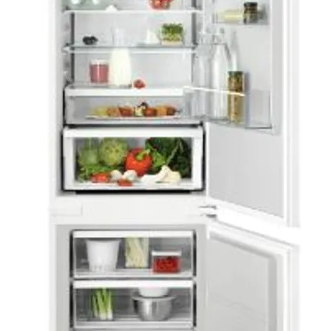 AEG 7000 GREENZONE INTEGRATED FRIDGE FREEZER WHITE Model NSC7G751ES